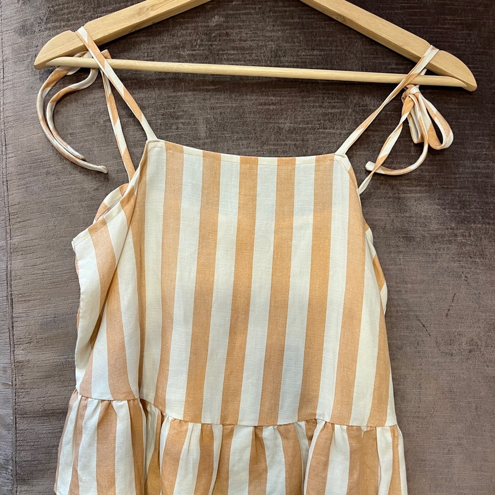 Striped White & Pinkish-Tan Cropped Tank Top – Classic & Casual Style